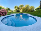 LUX 7BR/4BA Villa w/Heated Pool, next to the Strip