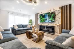 LUX 5BR/3BA Luxury House w/pool + hot tub + bar