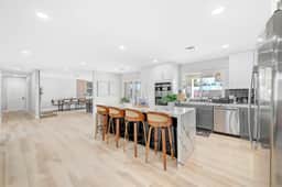 LUX 7BA/4BA Oasis w/Heated Pool+Spa+Outdoor Living