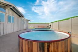 Luxury 4BR 2BA House with Pool Spa Billiard Only 6 minutes to the Strip