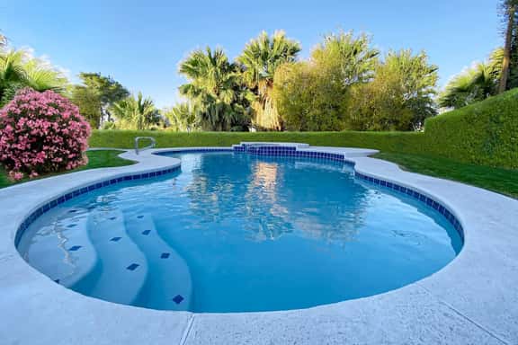 LUX 7BR/4BA Villa w/Heated Pool, next to the Strip - Image 1