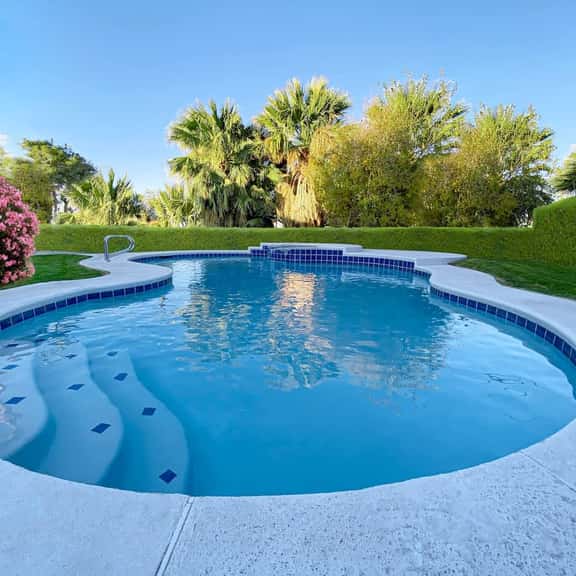 LUX 7BR/4BA Villa w/Heated Pool, next to the Strip - Image 1
