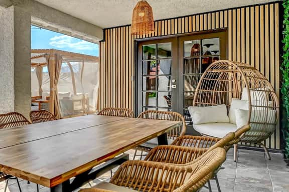 LUX 7BA/4BA Oasis w/Heated Pool+Spa+Outdoor Living